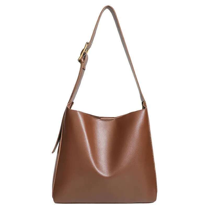 New retro high-end hand-held bucket with soft leather, large capacity, simple single shoulder crossbody bag