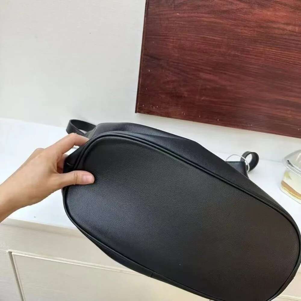 VOAETEC Niche Design High Sense Tote Lazy Wind Bucket Leather Suede Underarm Shoulder Bag Large Capacity Casual Versatile