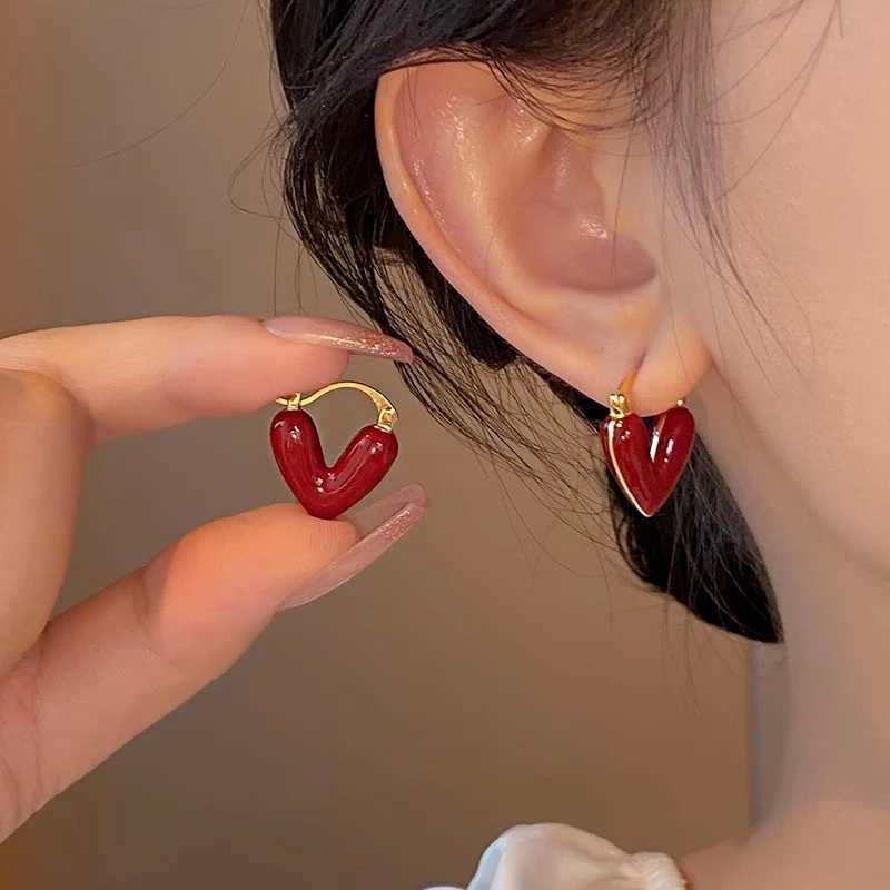 French Romantic Wine Red Enamel Heart Shaped Pendant Earrings Fashion Jewelry For Women Eardrop Accessories Y250510