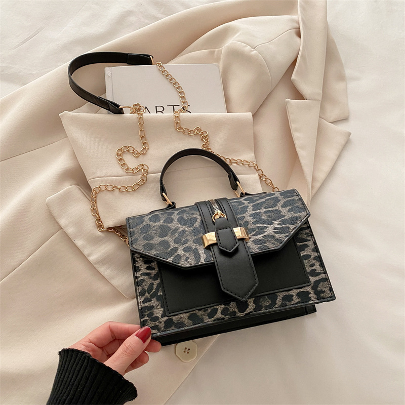 Free Delivery Designer Bag Winter Women's 2025 New Trendy Korean Version Leopard Print Hand Held Shoulder Versatile Chain Diagonal Span Small Squ