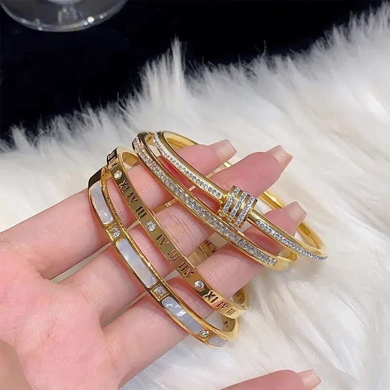 1Pc Titanium Gold Bracelet, Fashionable Classic Style, Stainless Steel Bracelet,Inlaid With Zircon,For Womens Daily Wear