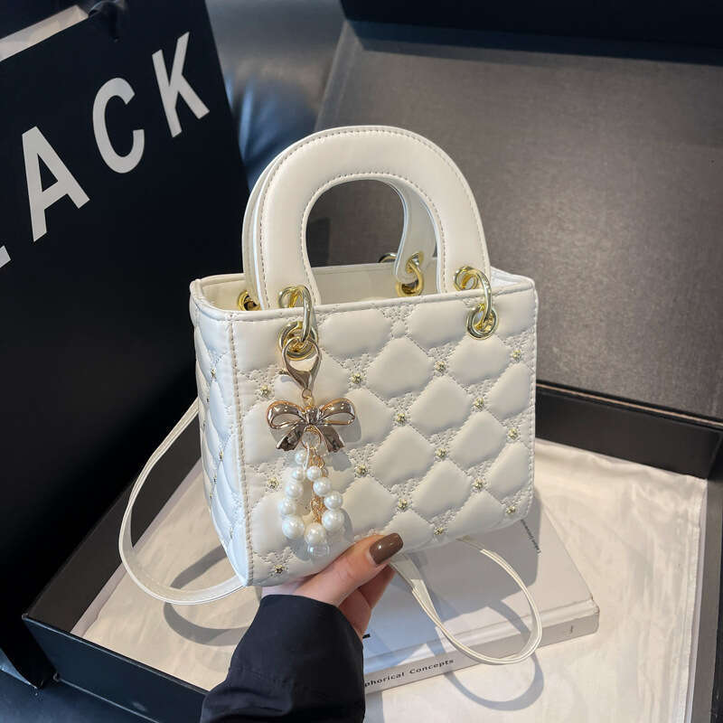High end small fragrant style for women 2025 new niche design fashionable internet celebrity handbag diamond grid crossbody bag