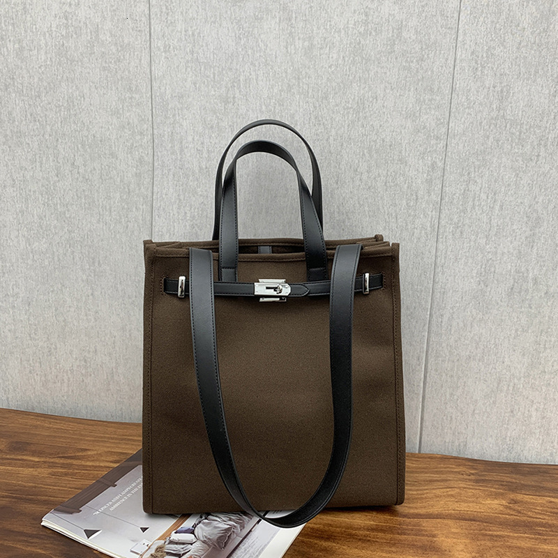 Top Fashion Rivet Designer Bag Motorcycle City Bag Luxury Leather Women Tote Bag Tassel Mirror Wide Shoulder Strap Bags Multifunctional Travel Bags c6