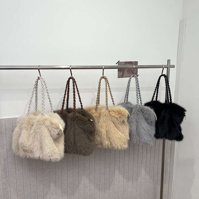 New New Autumn And Winter Furry For Women With A High-End Feel, Pleated Hand-Held Shoulder Large Capacity Crossbody Bag, Tote Plush Bag