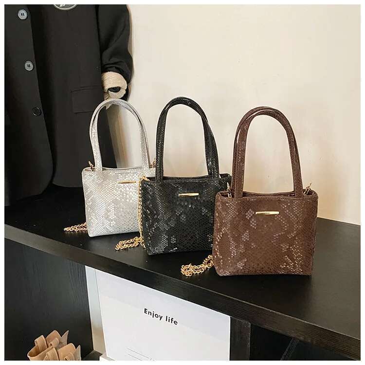 2025New European and American Fashion Market Tote - Artisan-Crafted Giant Capacity Bag With Adjustable Crossbody, Retro Boho Styling