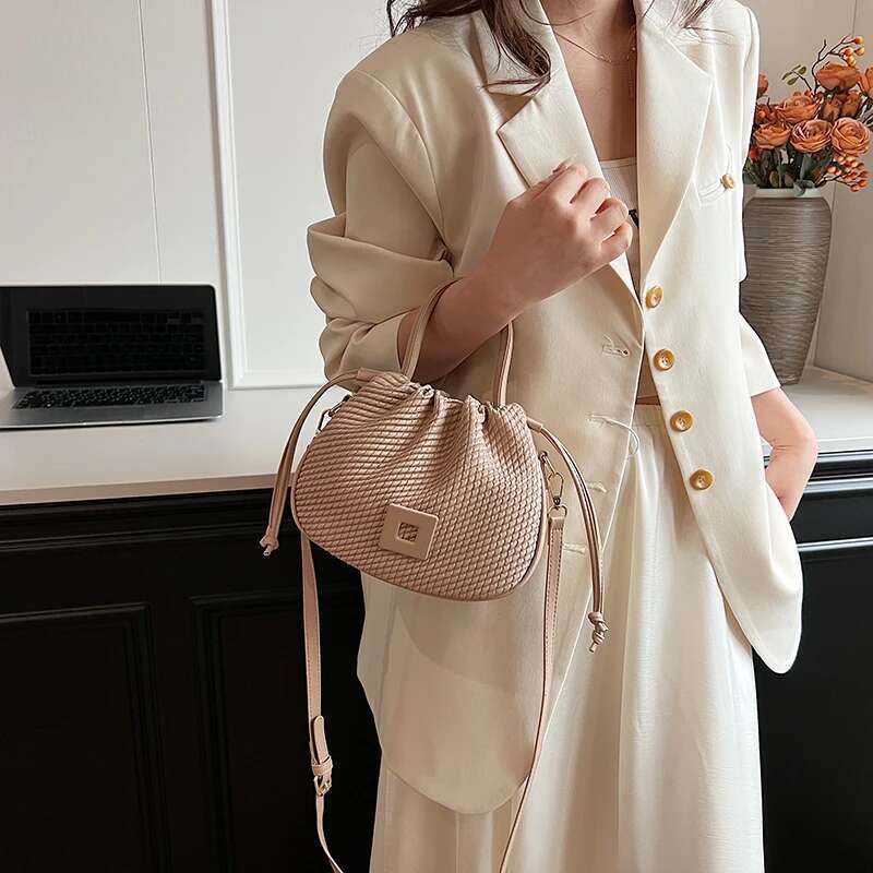 In 2024, The New Solid-Color High-Grade Pleated Rhomboid PU Shoulder Bag Is Small Delicate, Simple And Generous
