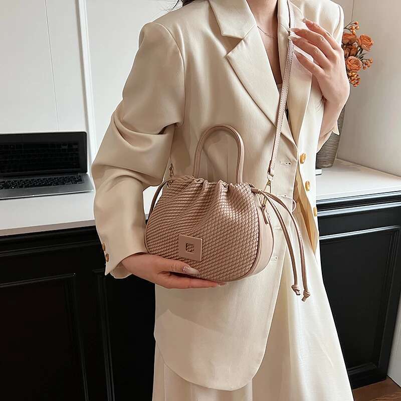 In 2024, The New Solid-Color High-Grade Pleated Rhomboid PU Shoulder Bag Is Small Delicate, Simple And Generous