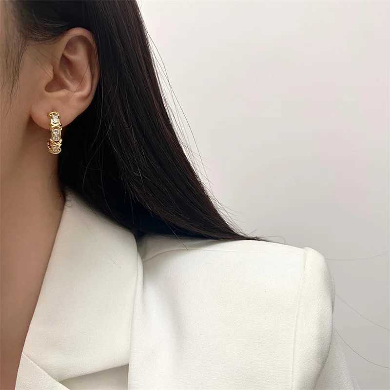 Vintage CC Design Stud Earrings for Women Korean Fashion X Cross Zircon Earring Engagement Jewelry Gifts Wholesale Y250510