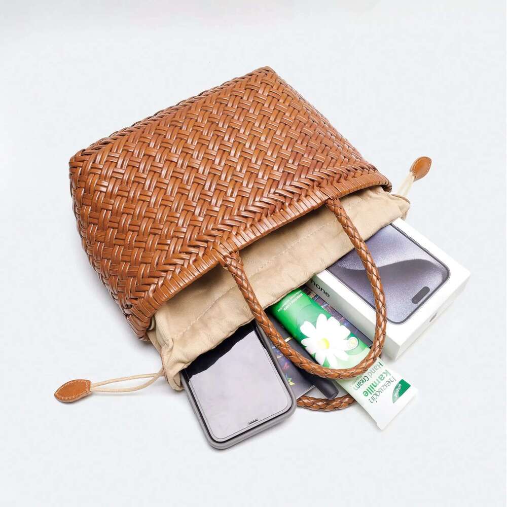 Designer Bag 2025 Women Weave Handbags Feminine Handmade Woven Bucket Bag With Cotton Inner Pockets Casual Knitting Leather Handle Bags Luxury Bag