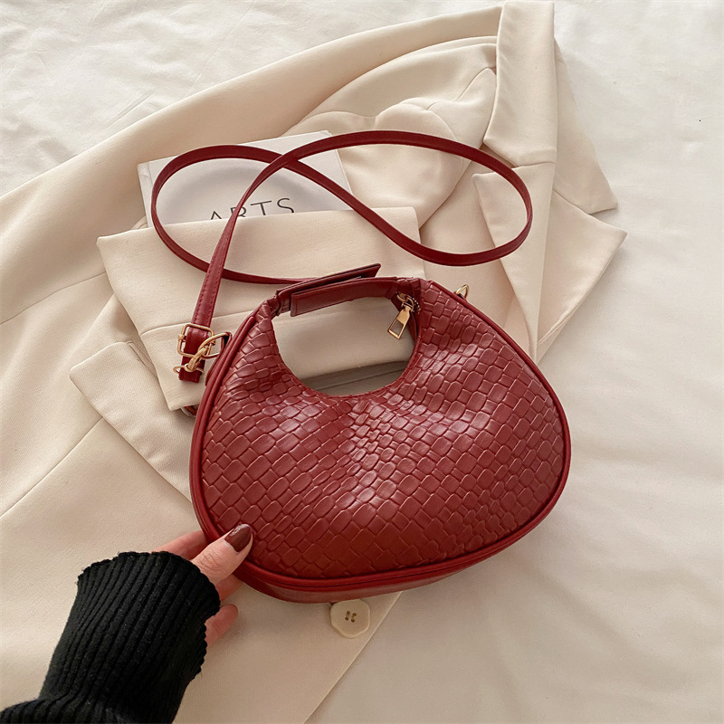 Free Delivery Designer Bag Winter Fashionable Simple Leisure Trendy Western Handheld Crescent Versatile Single Shoulder Crossbody Bag Personalized Lux