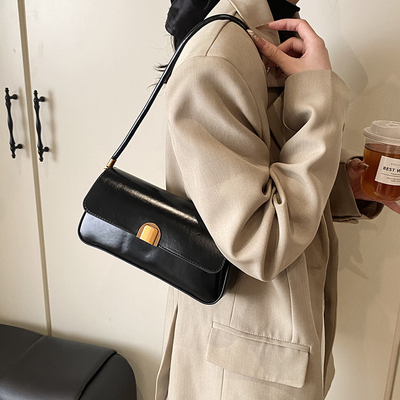 Spring niche women's bag, fashion sense, small square casual new style, versatile underarm trend 2025