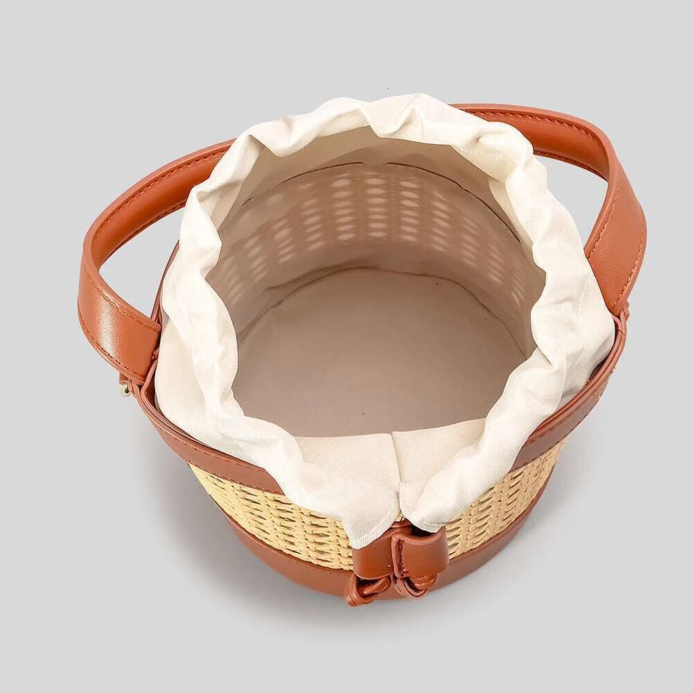 Designer Bag 2025 Straw Beach PU Leather Summer Hollow Shoulder Trendy Crossbody Bag Holiday Travel Handbag For Women Luxury Bag