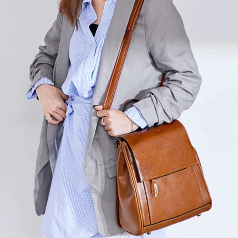 Designer Bag 2025 Women Backpack Cross Body Shoulder Bags Oil Wax Genuine Leather School Laptop Fashion Retro Cowhide Female Rucksack Backpacks Luxury