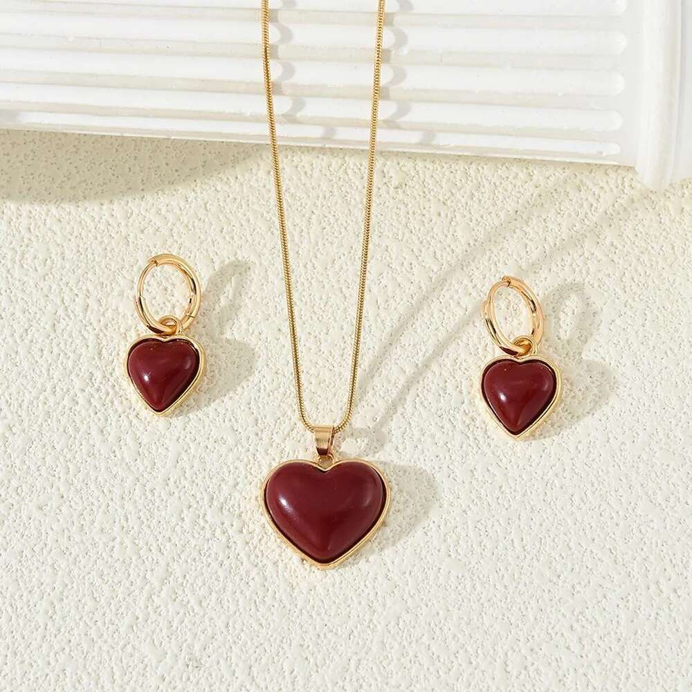 3Pcs Vintage Red Heart Pendant Set For Women Simple Gold Color Necklace Earrings Fashion Female Party Jewelry