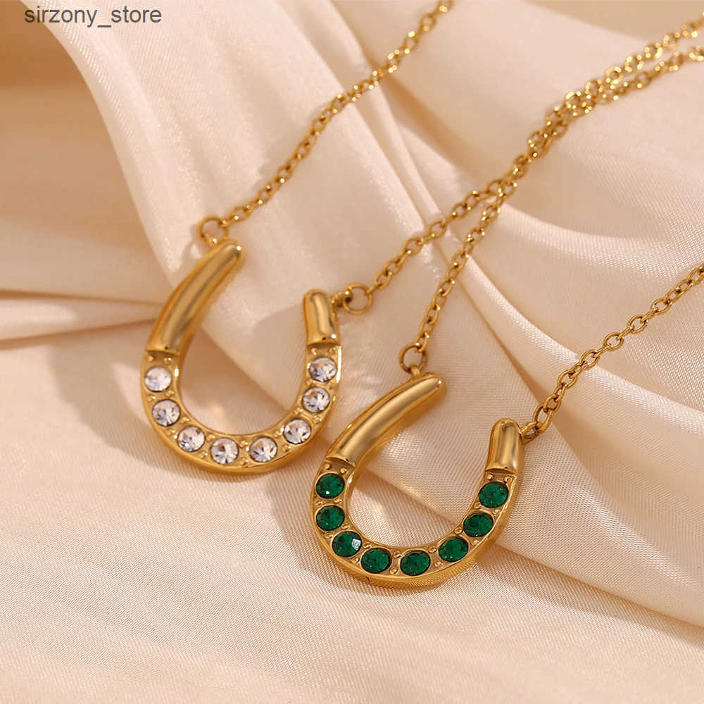 E.B.belle Lucky Horseshoe Pendant Necklace Water Resistant 316L Stainless Steel Decoration 18K Gold Plated Jewelry z250513FVBI