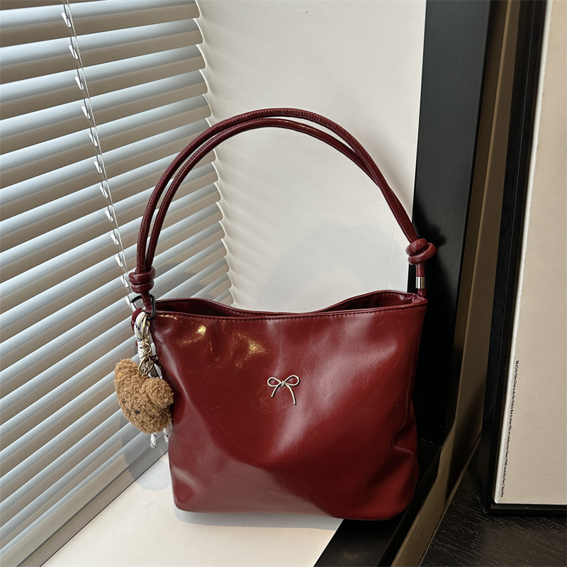 Fashionable and minimalist tote women's 2025 summer new item, bow tie accessory, shoulder bag, trendy crossbody bag