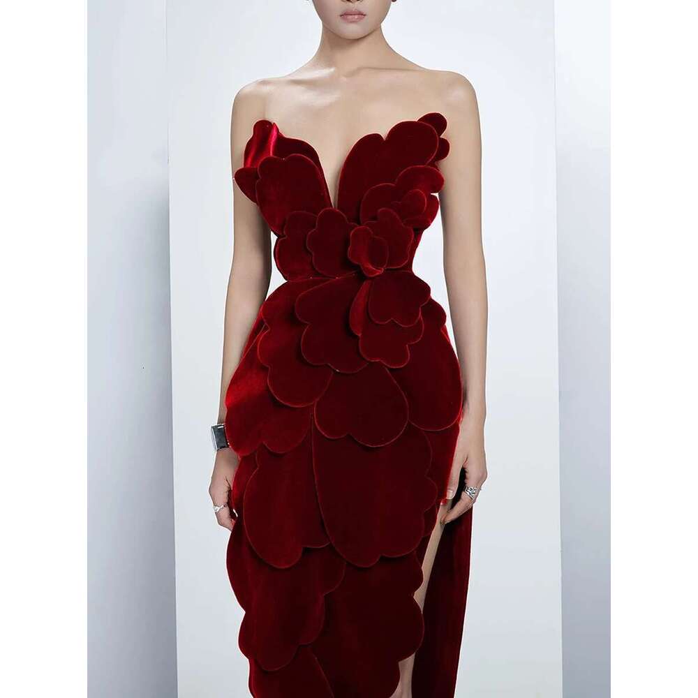 TWOTWINSTYLE Solid Patchwork Appliques Slimming Dresses For Women Strapless Sleeveless High Waist Temperament Dress Female New