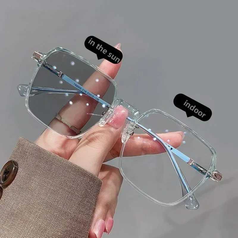 Fashion Ladies Photochromic Glasses Luxury Square Frame Reading Glasses for Women Unisex Color Changing Presbyopia Sunglasses W250513
