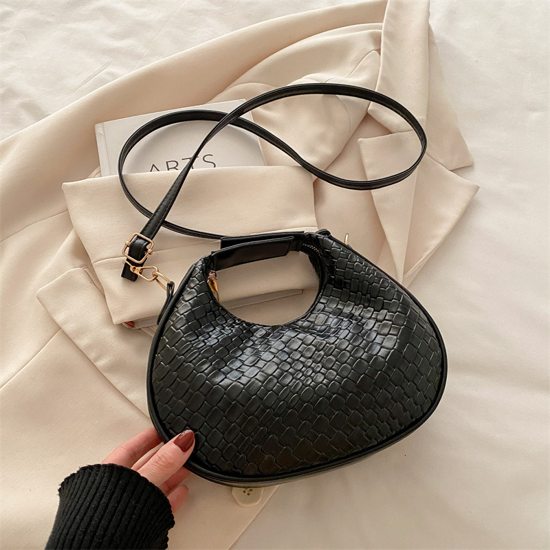 Free Delivery Designer Bag Winter Fashionable Simple Leisure Trendy Western Handheld Crescent Versatile Single Shoulder Crossbody Bag Personalized Lux