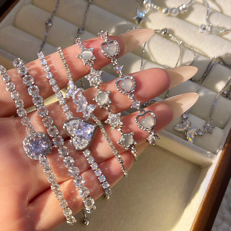 Korean Style Pearl Bracelet with Zirconia, Heart-Shaped & Bow Design - Elegant and Versatile Women's Jewelry, Perfect for Any Occasion