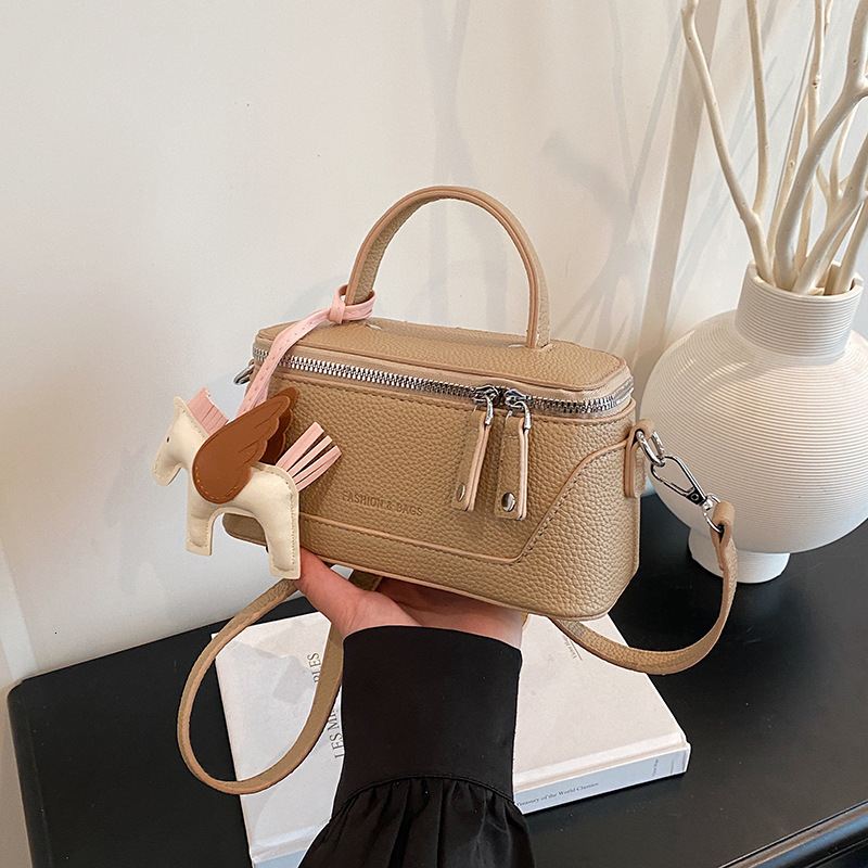 Box 2025 New Trendy Fashion Handheld Shoulder Commuter Texture Crossbody Bag
