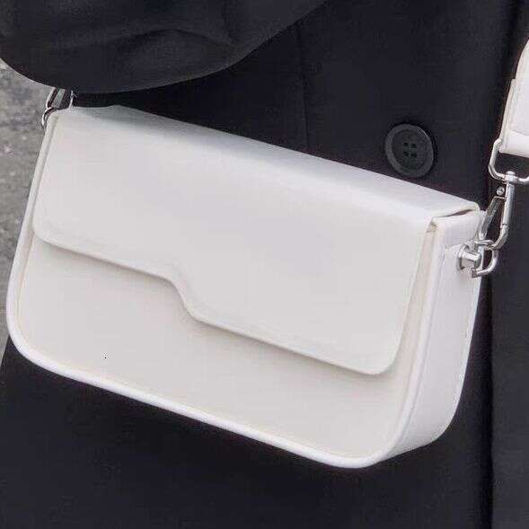 popular high-end texture for women, 2025 new trendy versatile crossbody bags French niche fashion shoulder bags