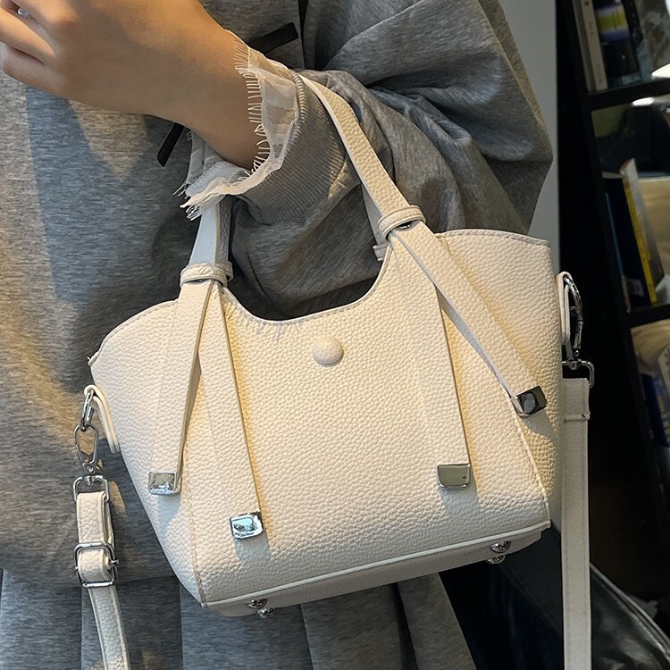 Fashionable new bucket simple shoulder fashionable design crossbody bag, trendy