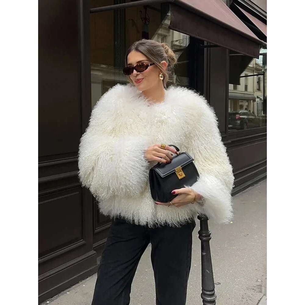 TARUXY Fashion Cropped Coat Women's Winter 2025 Ins Hot Fluffy Short Faux Fur Jacket Street Style Warm Outwear Designer