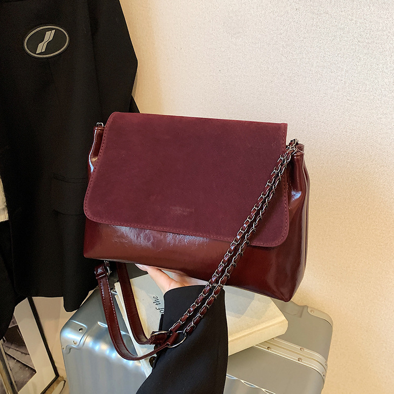 Autumn and winter popular oil wax leather large for women 2025 new matte tote bag, high-end chain crossbody bag