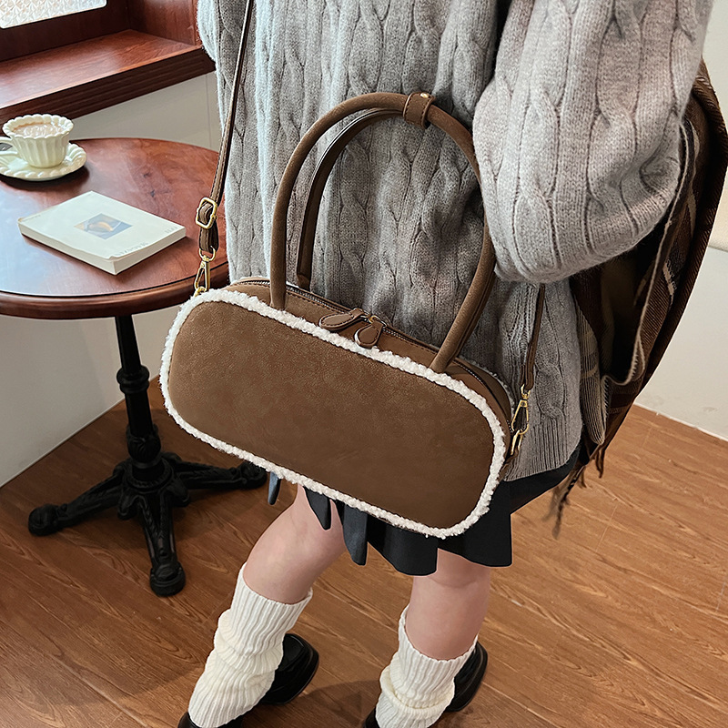 Bowling armpit 2025 new fashion trend large capacity contrasting color handbag shoulder women's bag