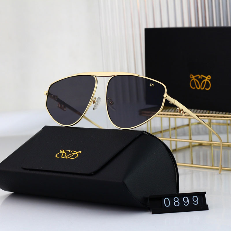 Luxury designer sunglasses for women Men metal bracket sunglasses Exquisite flat sunglasses UV Outdoor beach sunglasses Travel Essentials Exquisite glasses case