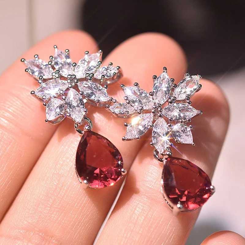 Huitan Gorgeous Women Wedding Dangle Earrings Red Water Drop Cubic Zirconia Noble Bridal Marriage Party Earring Trendy Jewelry Y250510