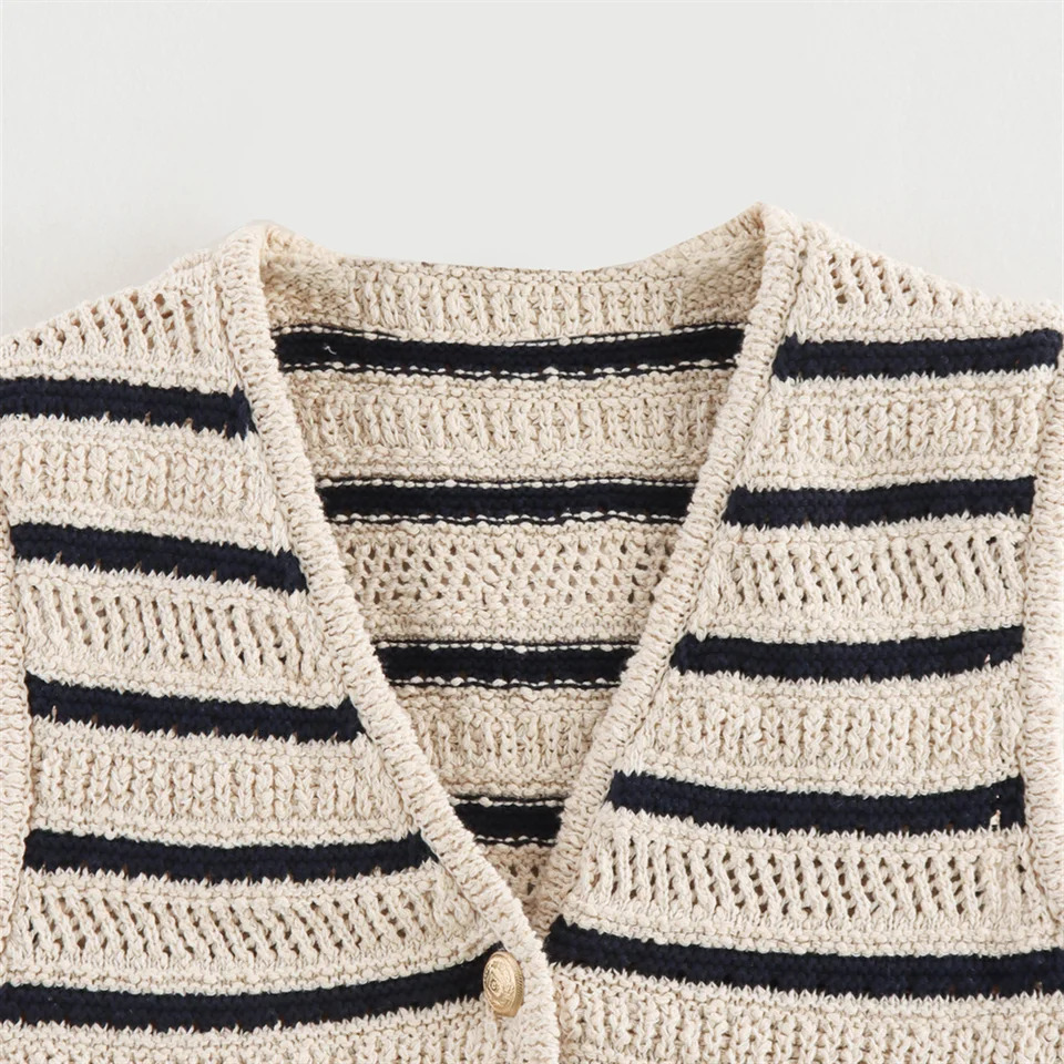 PB ZA2024 Autumn Womens Fashion Warm and Slim Fit Casual Vneck Striped Splicing Tank Top 250506