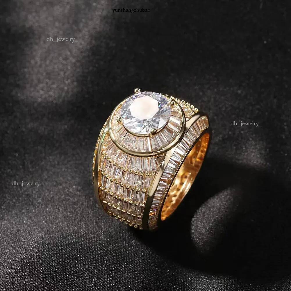 Custom 10k Solid Invisible Setting Mens Hip Hop Iced Out d Color Emerald Baguette Cut Vvs Moissanite Ring for Men