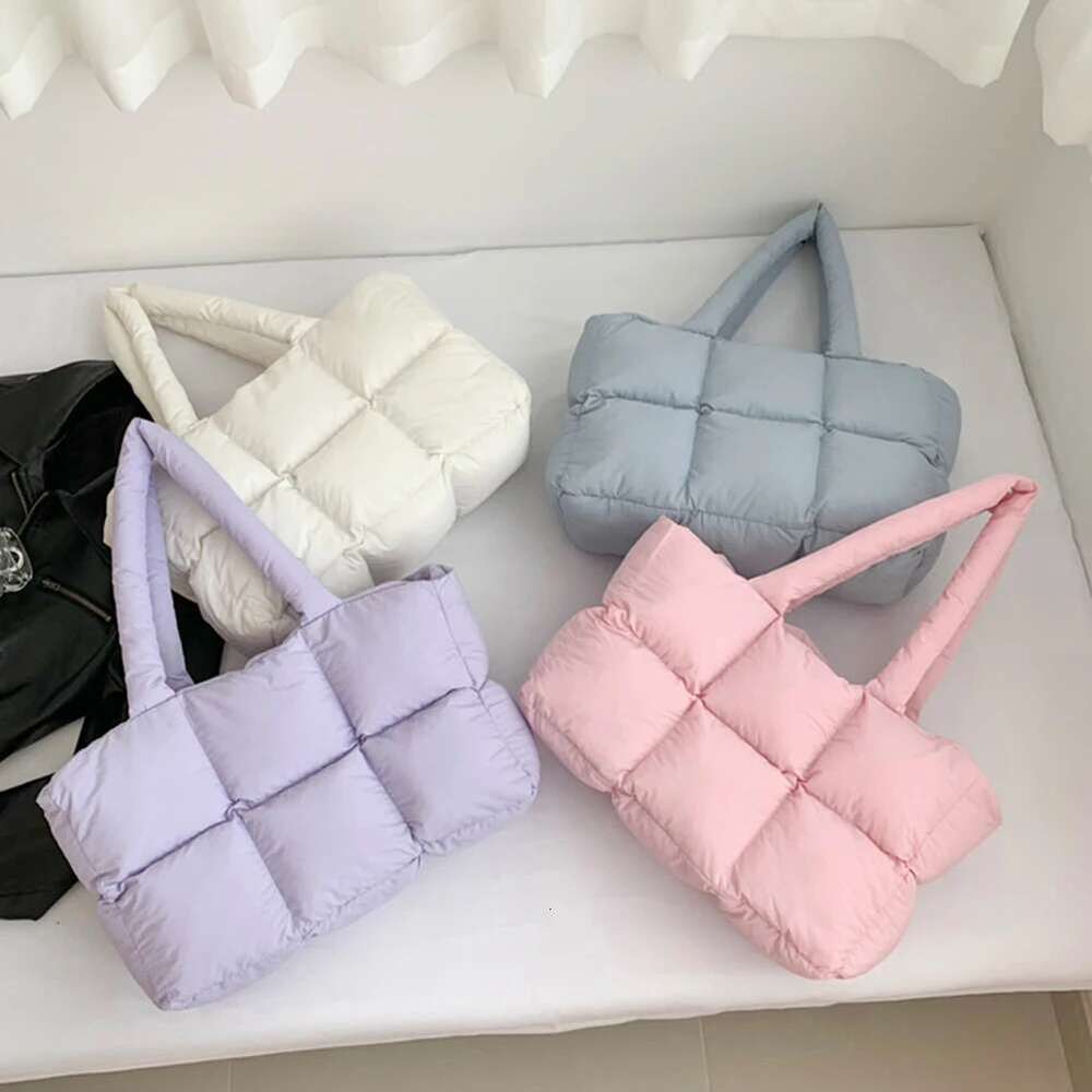Women Padded Handbag Solid Color Quilted Aesthetic Puffy Large Capacity Soft Cloud Tote Bag Trendy Commuting Bags