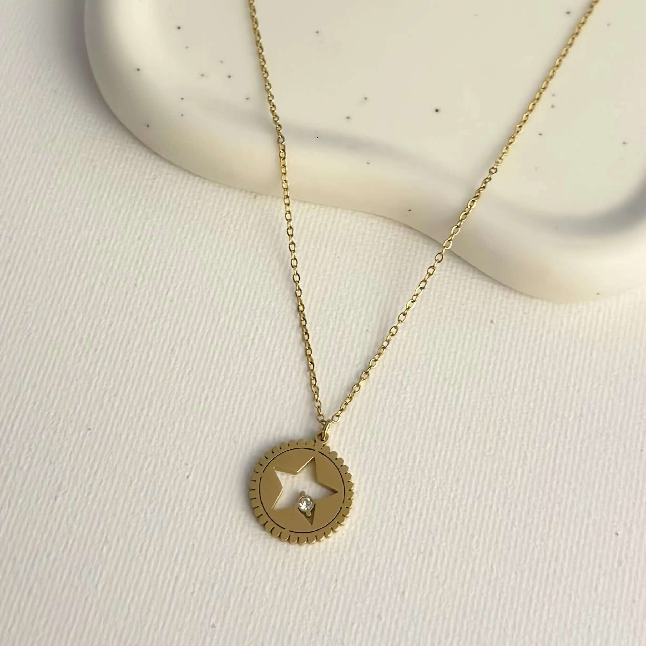 Fashion stainless steel star pendant necklace, women's zircon stone chain, party chain