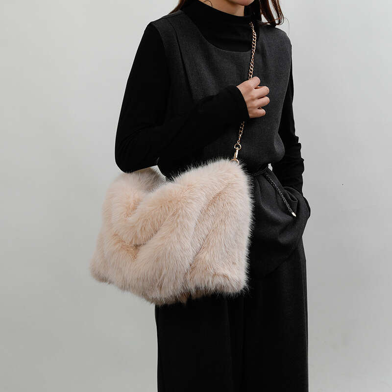 New New Autumn And Winter Furry For Women With A High-End Feel, Pleated Hand-Held Shoulder Large Capacity Crossbody Bag, Tote Plush Bag