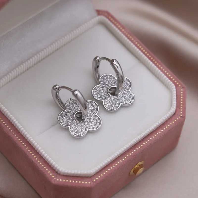South Korea new design fashion jewelry 14K gold plated zircon five-petal flower earrings elegant womens daily work accessories Y250510
