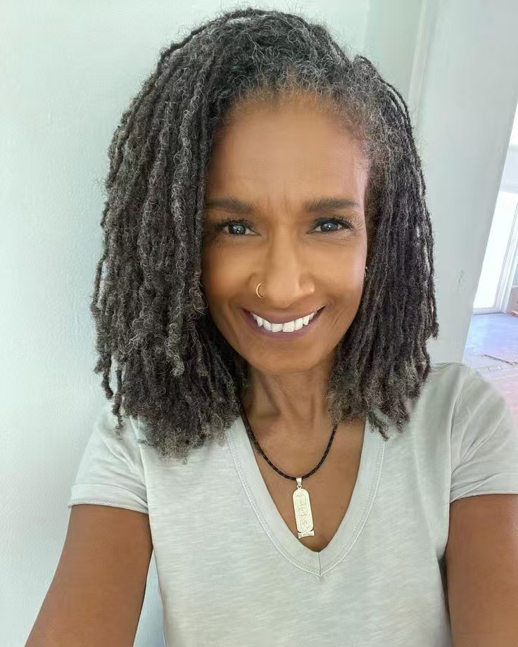 New and rocking identity gray curly real brazilian hair wig salt and pepper silver grey raw remy hair weave wigs short bob 4c afro kinky curl beautifu