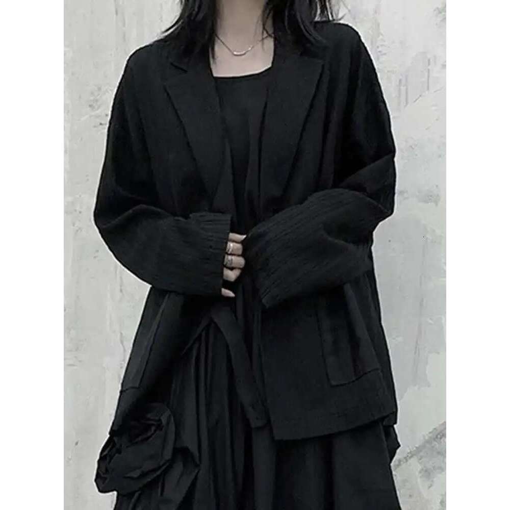 EAM Gray Spliced Pleated Personality Blazer Women New Lapel Long Sleeve Loose Fit Jacket Fashion Tide Spring Autumn 2025 30A1252