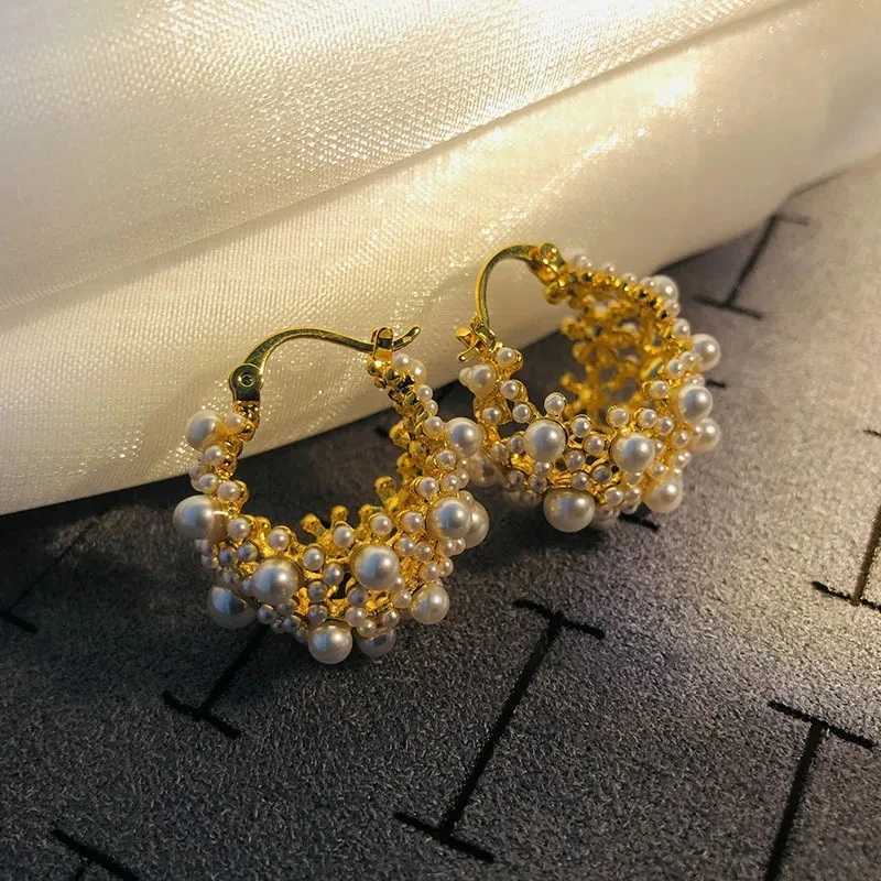 Irregular Metal Pearl Earrings European And American Style Personalized Fashion Stud Earrings Ladies Girls Travel Accessories Y250510