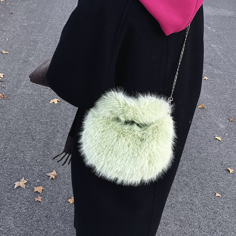 Handheld for women, new autumn and winter styles, fashionable this year, high-end feel, niche plush bags, handheld small bags