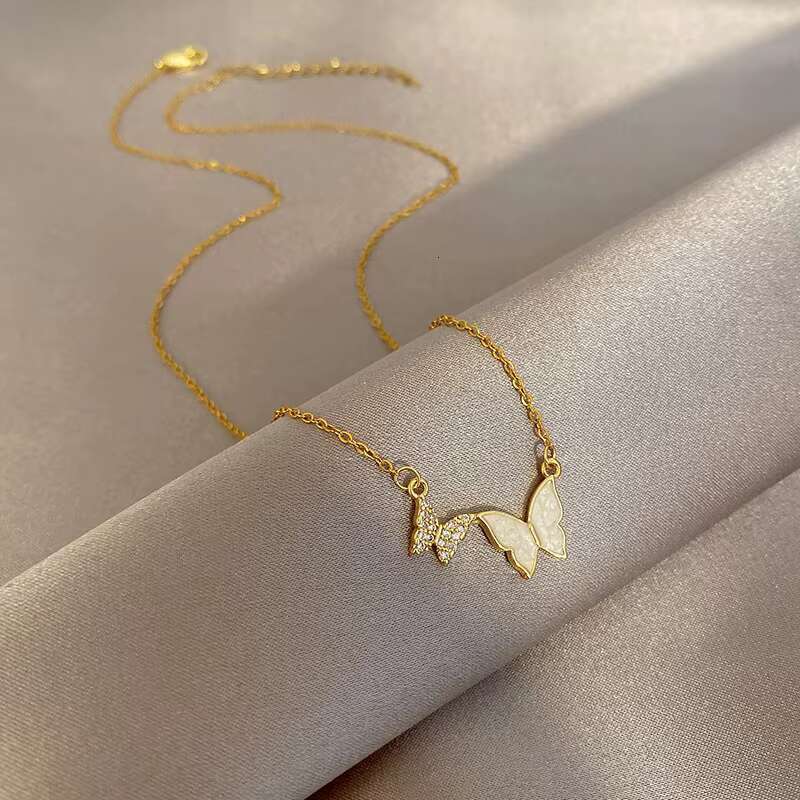 Korean version of light butterfly titanium steel necklace for women, simple trendy pendant, personalized and fashionable collarbone chain