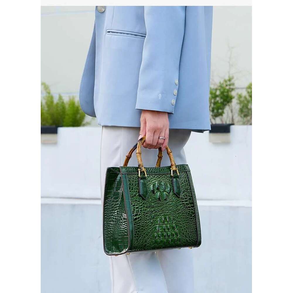 Crocodile Pattern Leather Women's Handbags Bamboo Handle Portable Tote Bag Mom Tide Shoulder Messenger Bags 2025 New Fashion