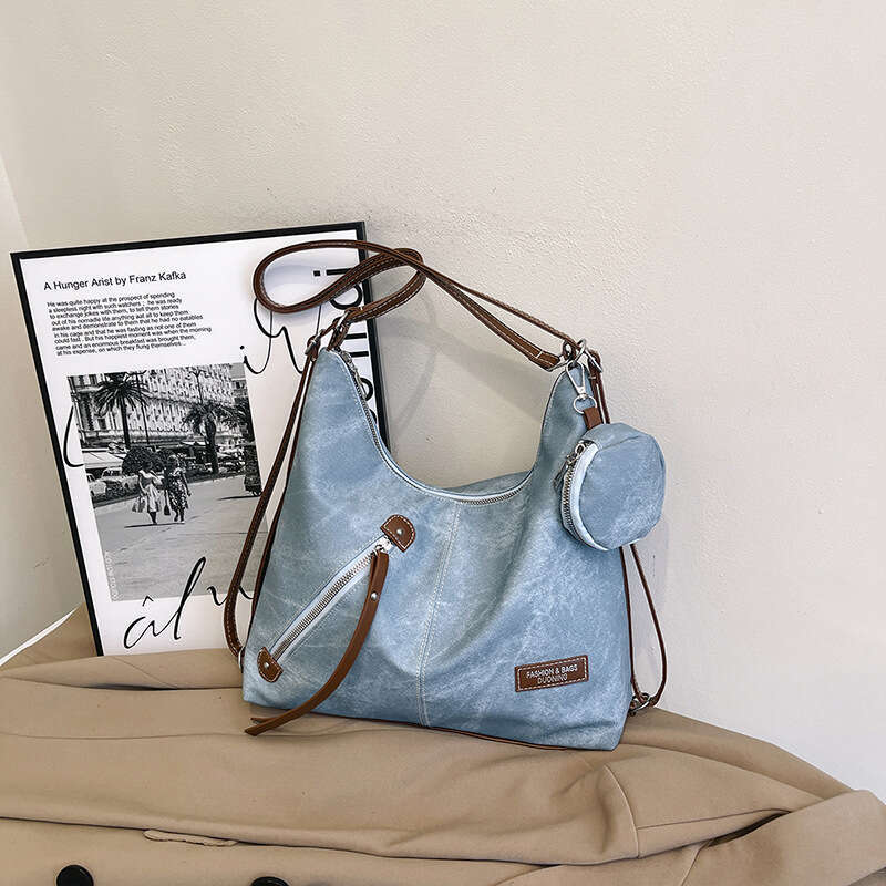 Large capacity fashionable armpit for women 2025 new trendy internet celebrity contrasting single shoulder bag, simple tote bag