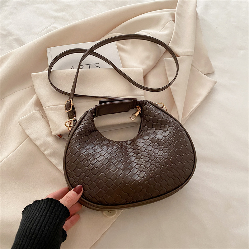Free Delivery Designer Bag Winter Fashionable Simple Leisure Trendy Western Handheld Crescent Versatile Single Shoulder Crossbody Bag Personalized Lux
