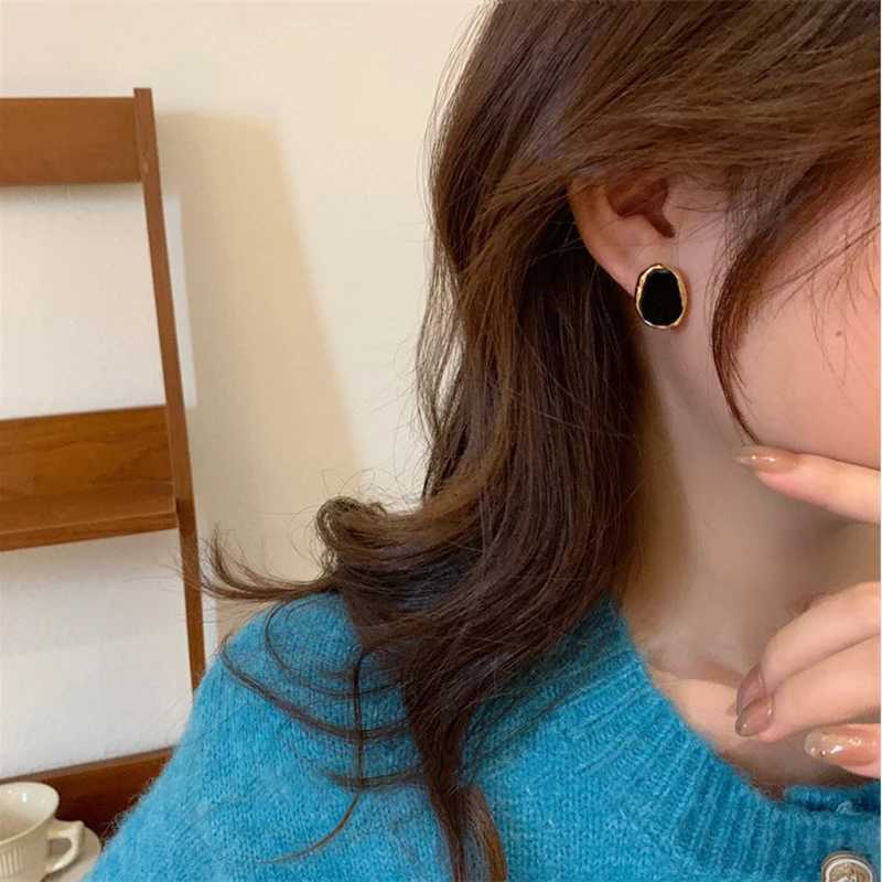2024 New Black Earrings Irregularity Metal Earring for Women Vintage Jewelry New Design Fashion Aesthetic Earrings Accessories Y250510