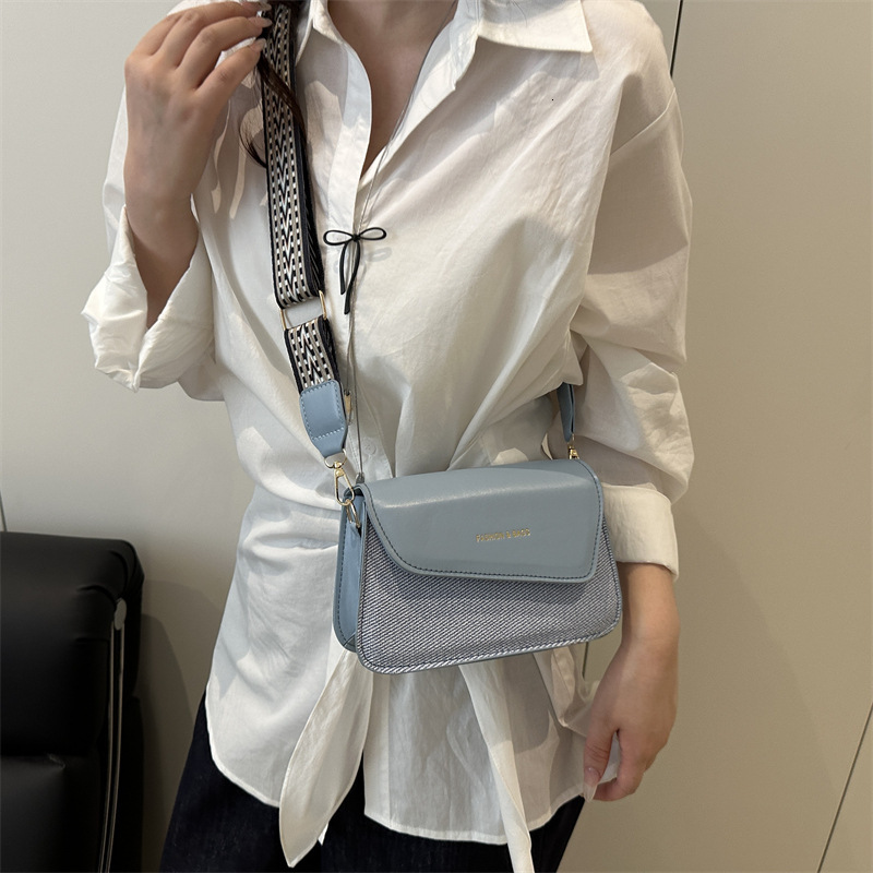 Extremely simple style hand-held small square women's 2025 summer new color blocked wide shoulder strap crossbody bag