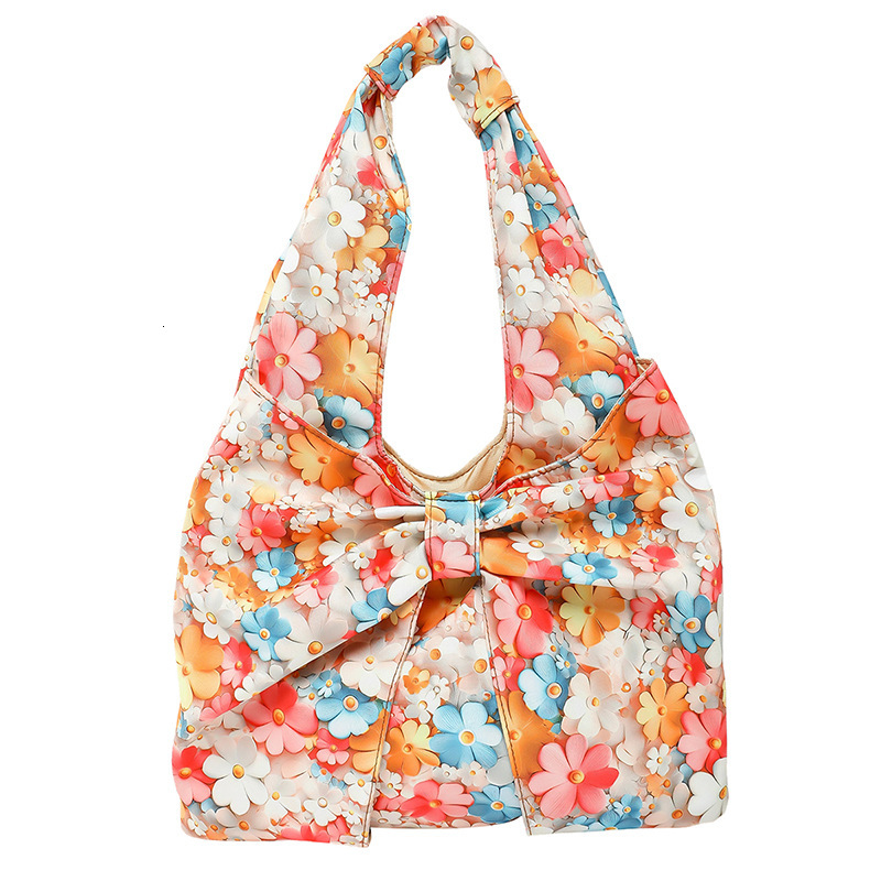 Fashion flower handbag women's 2025 summer new large capacity pleated shoulder trendy armpit bag