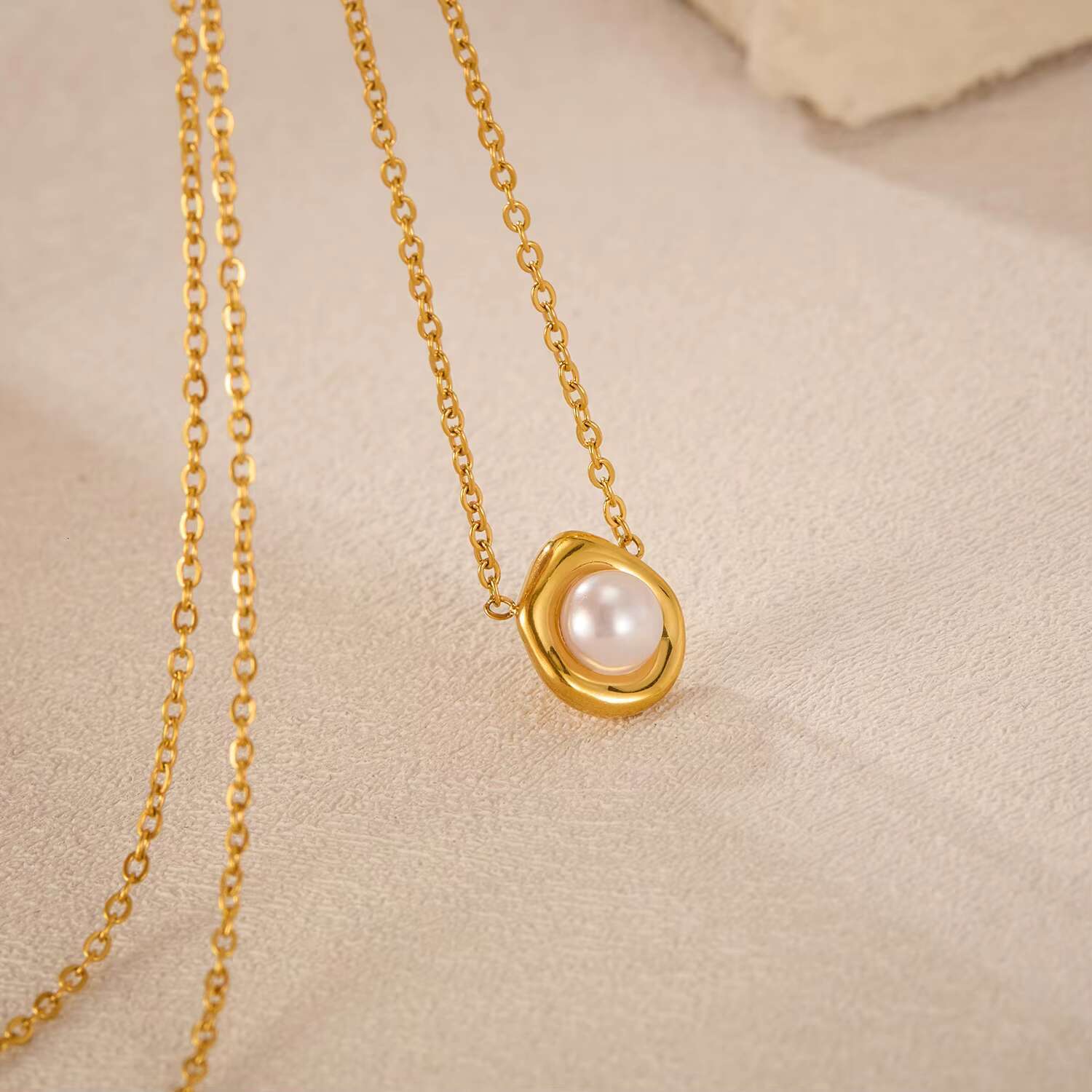 Pearl Pendant Stainless Steel Gold Plated Fashion Necklace Women's Gift Jewelry
